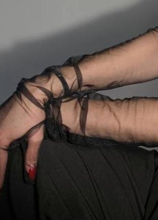 Длинные черные фатиновые перчатки прозрачные, перчатки для фотосессии, вечеринки, для стильных образов, перчатки из фатина сеточка4 фото