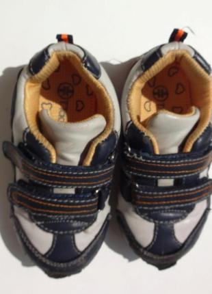 Кожанные кроссовки на липучке мальчику 22 размер 10