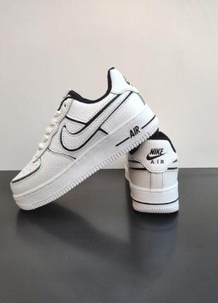 Жіночі кросівки nike air force 1 07 white/black8 фото