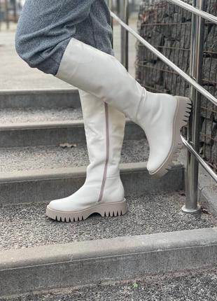 Високі жіночі чоботи на блискавці білого кольору
