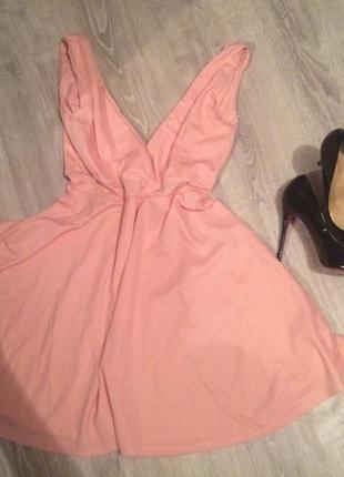 Нежно персиковое платье-солнце
