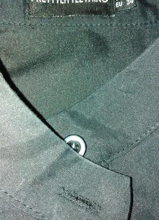 Шикарная новая удлиненная фирменная черная блуза prettylittlething с крупными воланами2 фото