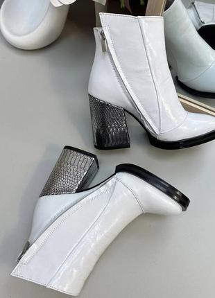Стильні черевики з італійської шкіри жіночі на підборах білі2 фото