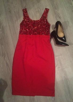 Шикарное вечернее платье миди красного цвета с паетками1 фото
