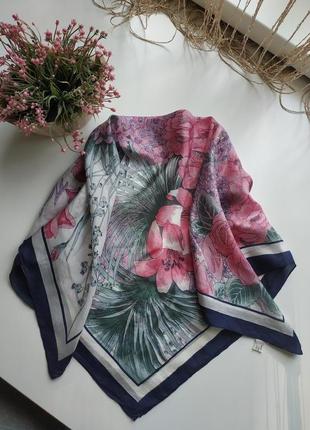 Шёлковый платок в цветочный принт1 фото
