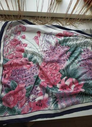 Шёлковый платок в цветочный принт3 фото