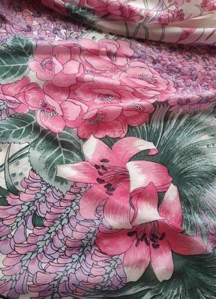 Шёлковый платок в цветочный принт4 фото