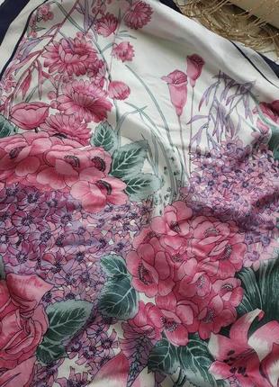 Шёлковый платок в цветочный принт5 фото
