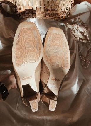 Бежеві лакові коричневі шкіряні туфлі gabor4 фото
