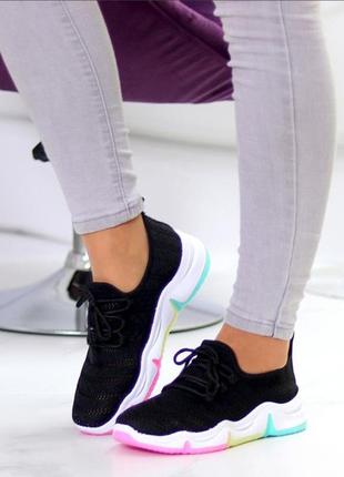 Яскраві зручні м'які дихаючі текстильні жіночі кросівки на кольоровій підошві.7 фото