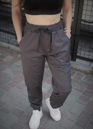Женские брюки стильные джоггеры на манжетах without серые2 фото