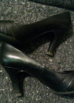 Кожаные чёрные туфли jane shilton timpson 25-25.5 см5 фото