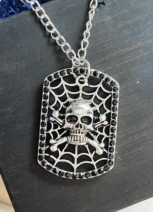Подвеска кулон в готическом стиле череп в паутине со стразами