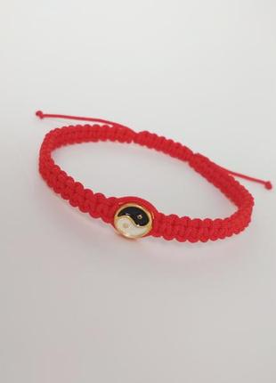 Плетений браслет-оберіг (червона нитка) ′yinyang′