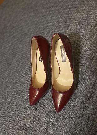 Туфлі лакові