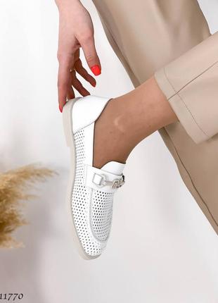 Туфли лоферы мокасины натуральная кожа белая балетки трендовые кеды слипоны слипоны с перфорацией10 фото