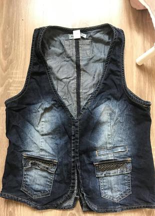 Джинсовая жилетка