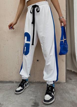 Штаны спортивные женские весенние со вставками с принтом чёрные серые синие белые широкие свободные оверсайз брюки  джоггеры карго парашуты5 фото