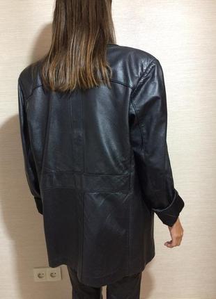 Женская кожаная черная куртка5 фото