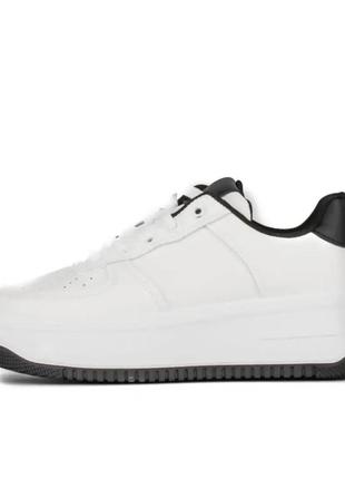 Кроссовки женские белые