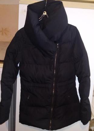 Пухова курточка від bershka р.s,26