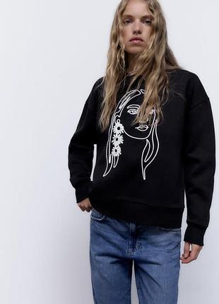 Свитшот с вышивкой zara утеплений