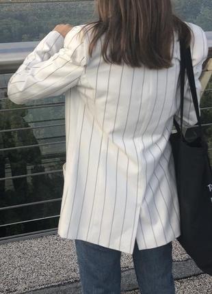 Жакет білий в полоску