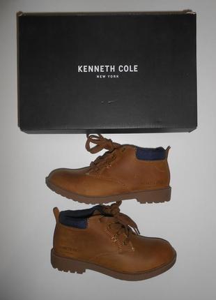 Чудові шкіряні демісезонні черевики для хлопчика kenneth cole розмір us 2 eur 33 устілка 21-22 см