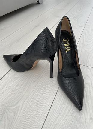 Туфлі zara