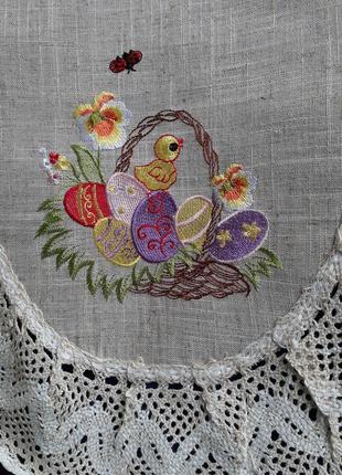 Пасхальная салфетка 🌿🐣🌷 на корзину домотканный лен вышивка птенчик пысанки винтаж с широким кружевом скатерка1 фото