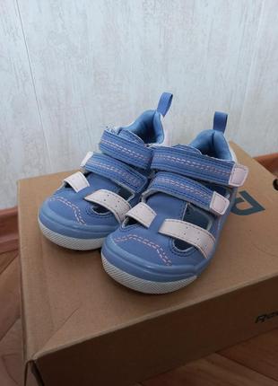 Сандалии для первых шажков