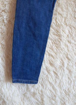 Стильные рваные джинсы7 фото