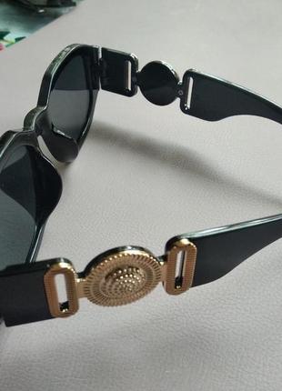 Стильные солнцезащитные женские очки 2023 в стиле версаче versace8 фото