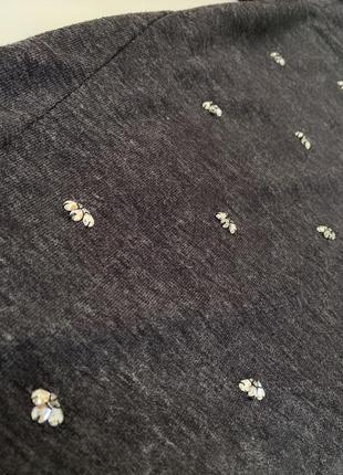 Кофта тонкий светр сірий з вишивкою камінцями5 фото