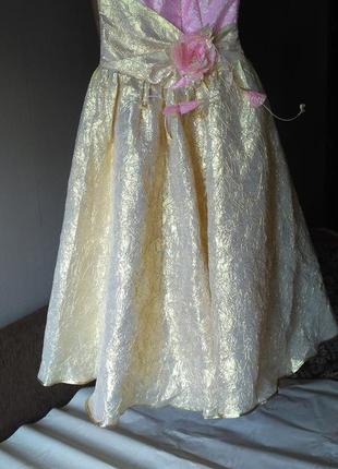 ,шикарное,красивое,выпускное,праздничное,вечернее,стильное,платье,с цветами