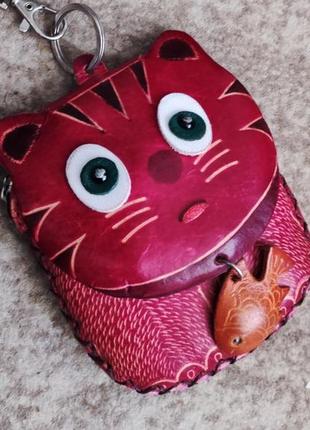 Кожаная мини сумка кошелек монетница  котик с рыбкой ручная работа.3 фото