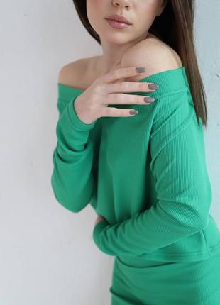 Костюм женский зеленый однотонный кофта свободного кроя с открытыми плечами миди юбка на высокой посадке качественный стильный6 фото