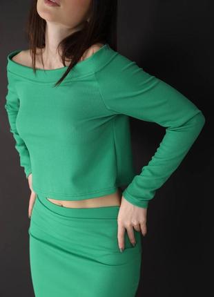 Костюм женский зеленый однотонный кофта свободного кроя с открытыми плечами миди юбка на высокой посадке качественный стильный4 фото