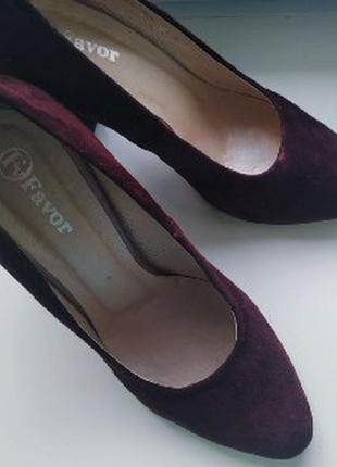 Замшевые туфли в фиолетовом цвете