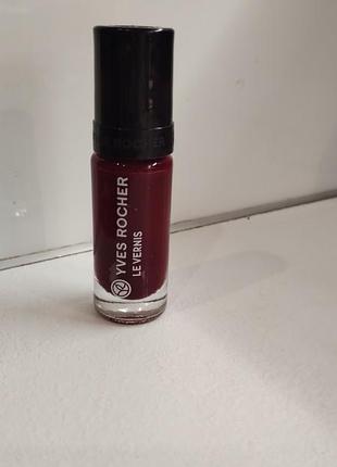 Бордовый лак