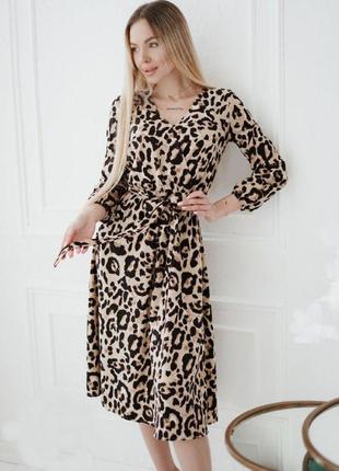 Леопардовое платье на запах 9002