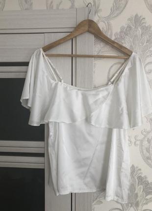Стильная белая блуза
