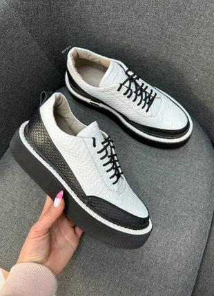 Черно - белые кожаные кеди пошив в любом цвете кожи и замши