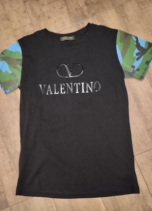 Мужская футболка бренда valentino