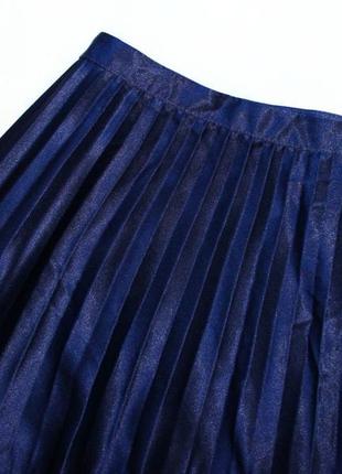 Базовая юбка миди плиссе глубокого синего оттенка royal navy blue плиссированная5 фото