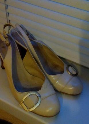 Босоніжки шкіра