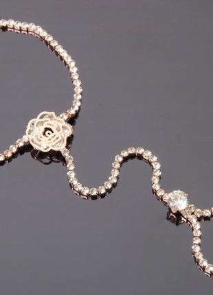 Слейв-браслет с кольцом на цепочке с розой со стразами золотистый1 фото