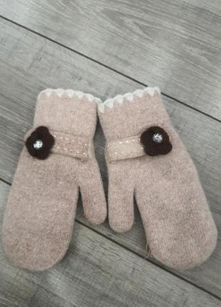 Варежки женские
