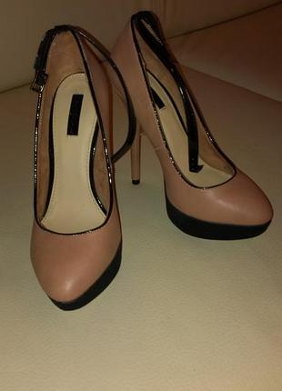 Красивые туфли фирмы bershka