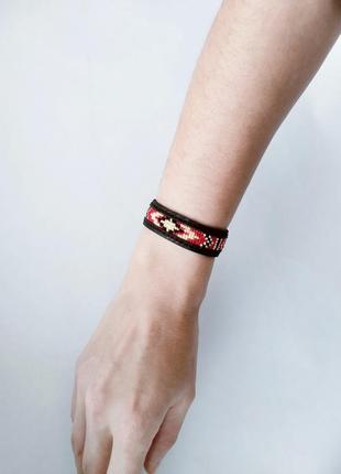 Женский кожаный браслет с вышивкой ′ukpatt′2 фото